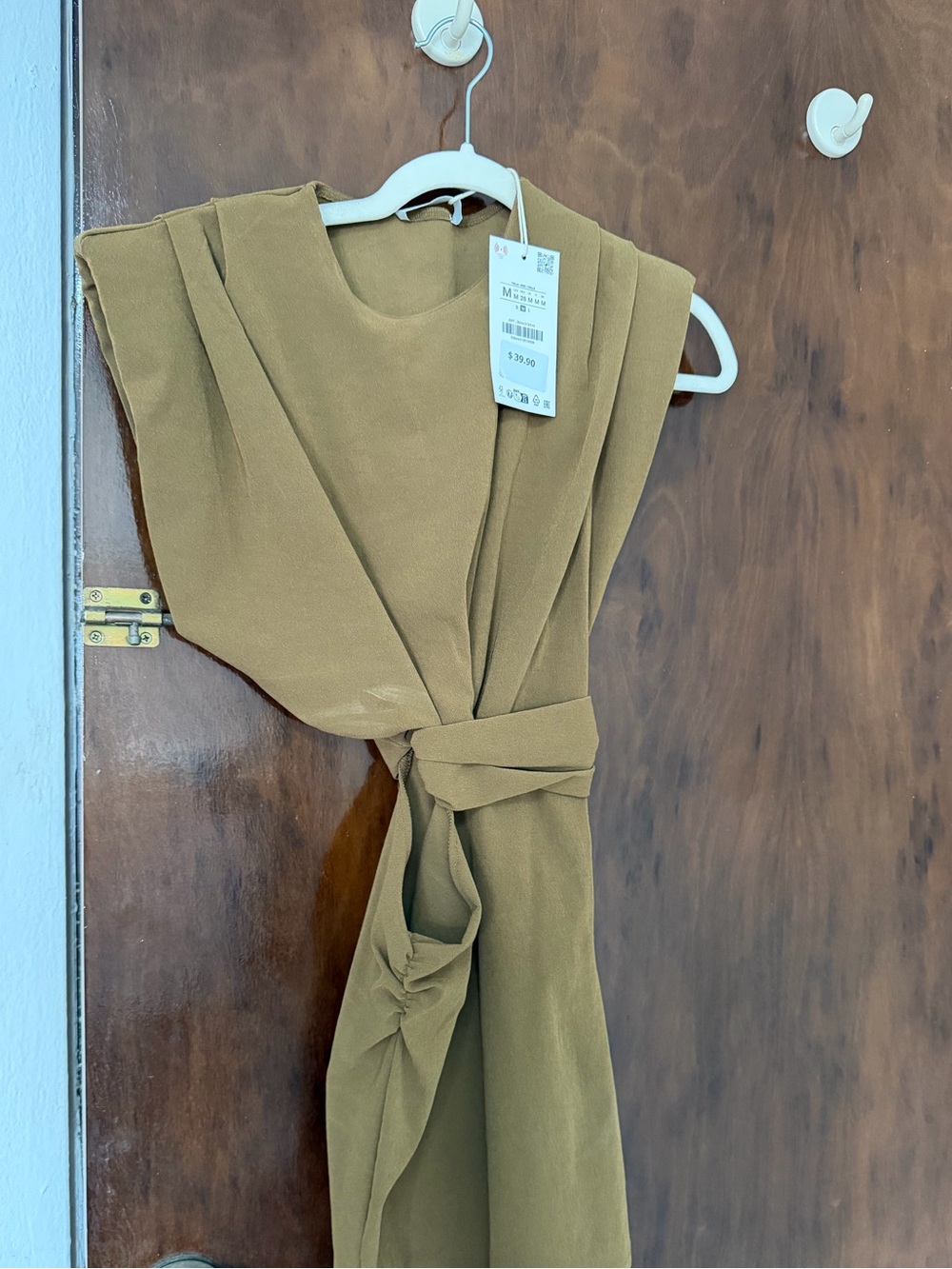 Cut Out Shoulder Pad Dress - Picture 4 of 6
